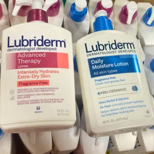 Lubriderm Lotion Mix includes Advanced Therapy Lotion & Daily Moisture Lotion (30 Pcs Lot)